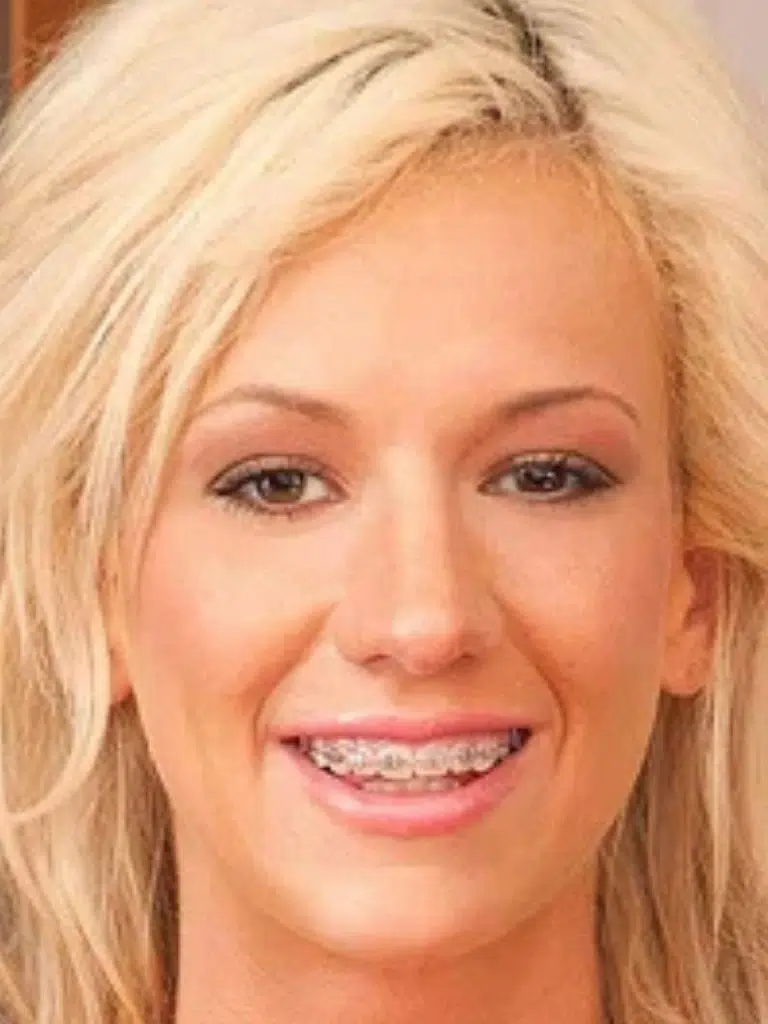 Kaylee Hilton Biography: Wiki, Age, Career, Height, Weight, Boyfriend, Net Worth & More
